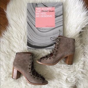 Jeffrey Campbell Taupe Peep Toe Bootie 8 LIKE NEW